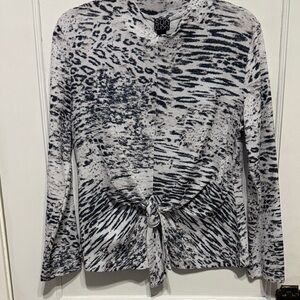 Women's Grey and White Patterned Top with knot.